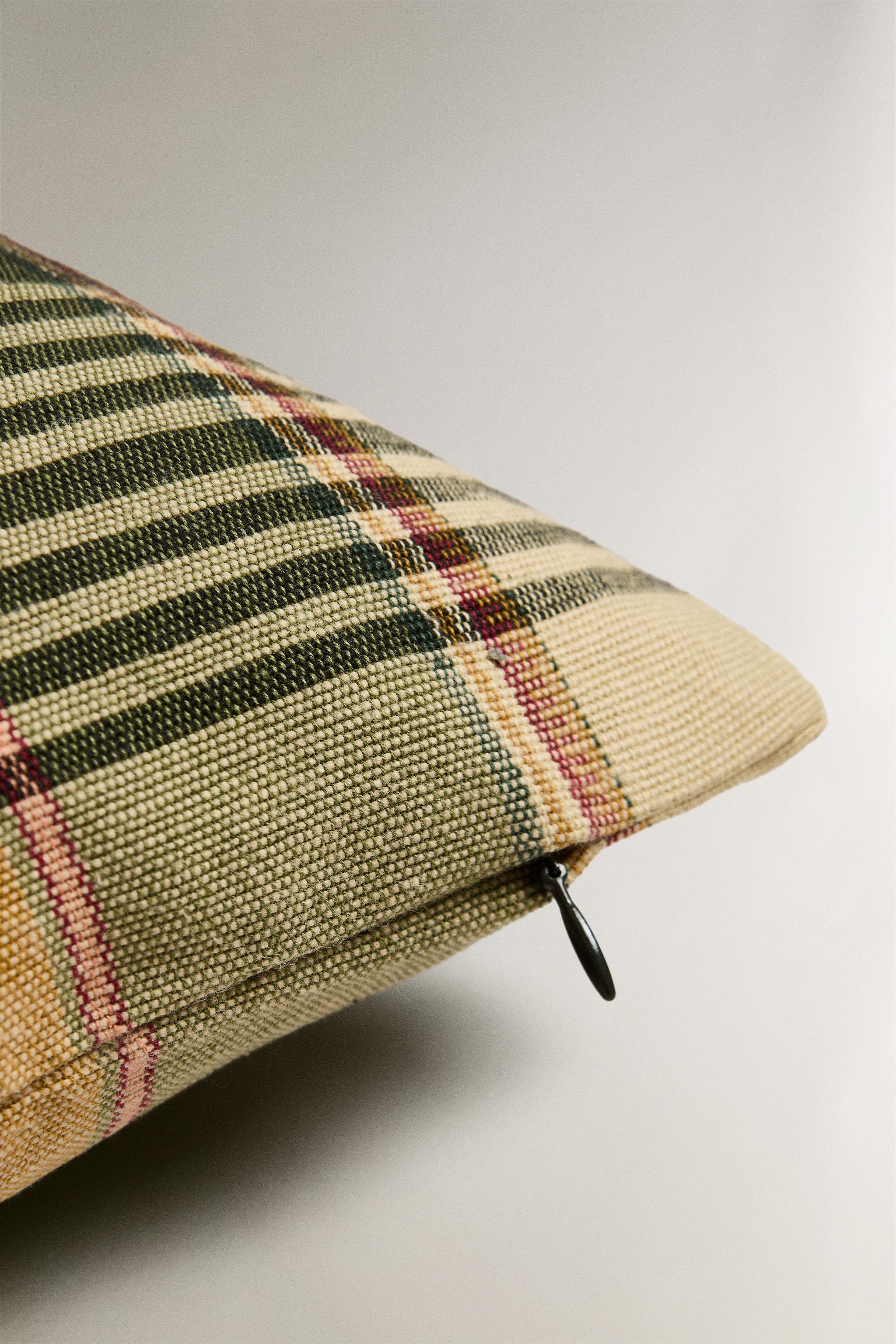 HOUSSE DE COUSSIN CARREAUX